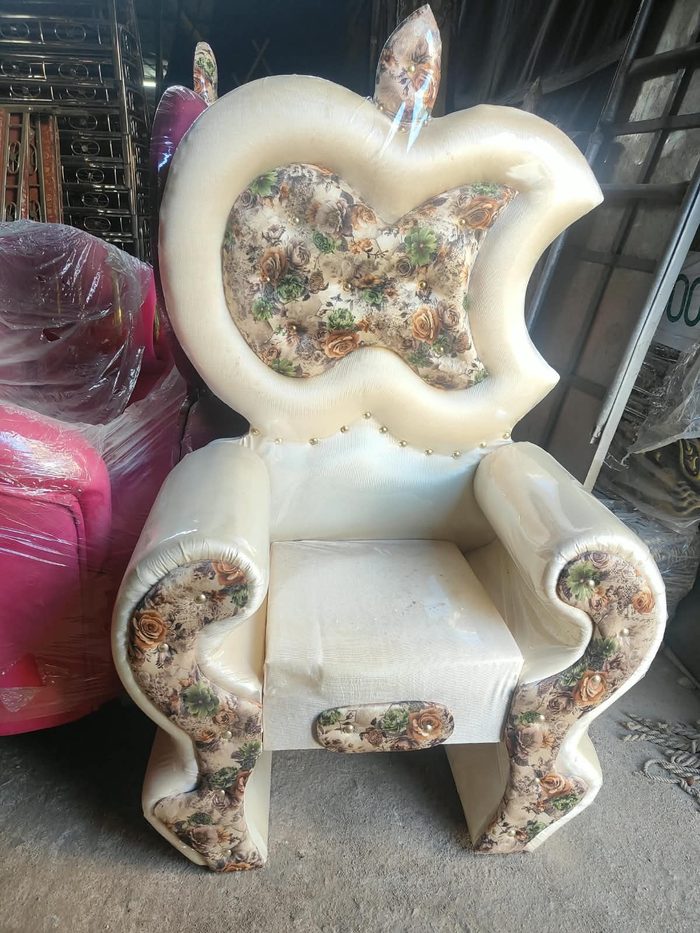 Designer stage chairs, photo 1