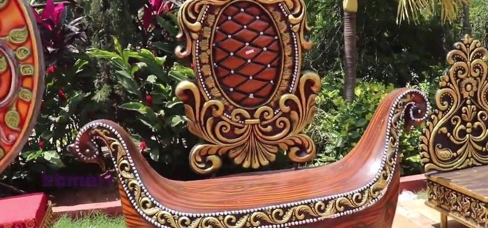 Boat sofas and carved benches, photo 2