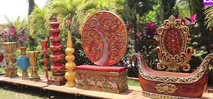 Boat sofas and carved benches, photo 1