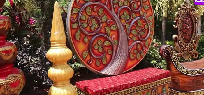 Boat sofas and carved benches, photo 3